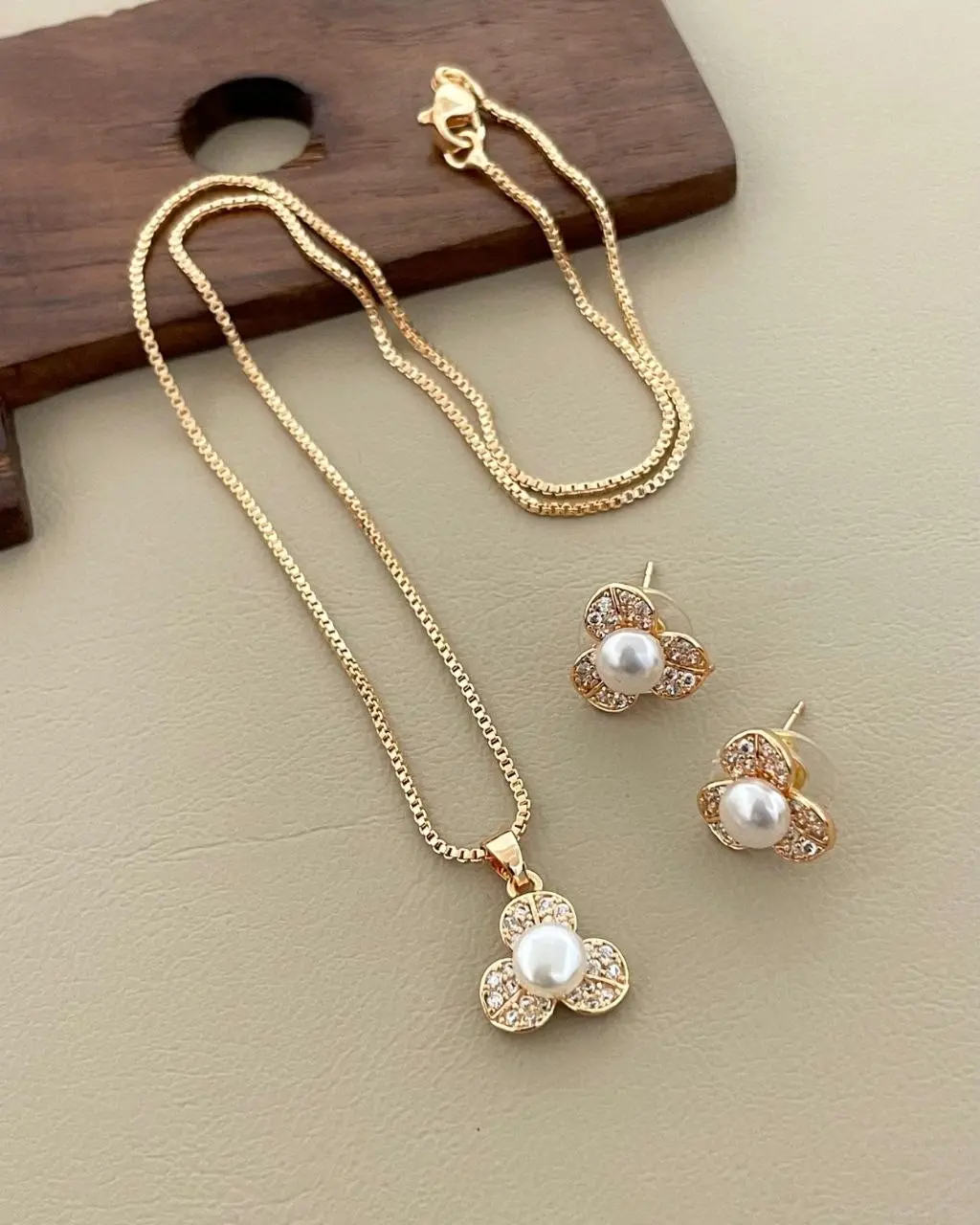 Pearl Blossom Pendant set